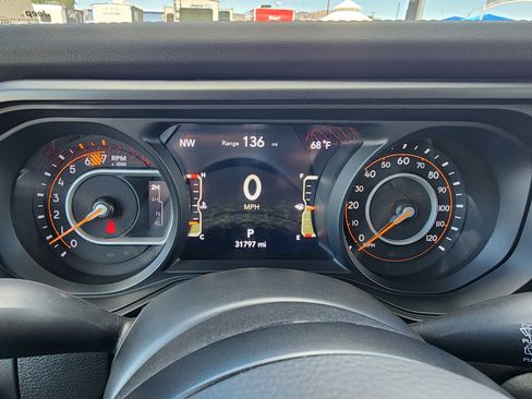 Used 2024 Jeep Wrangler Unlimited Rubicon image 21