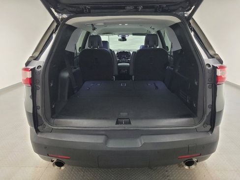 Used 2018 Chevrolet Traverse LT image 29