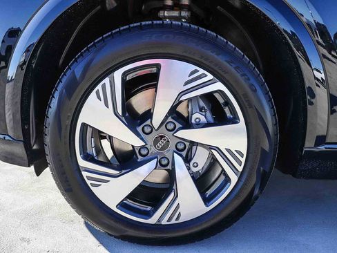 New 2025 Audi Q6 e-tron Premium image 14