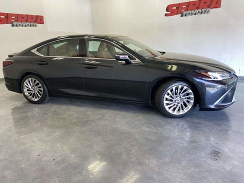 Used 2023 Lexus ES 350 Ultra Luxury w/ Accessory Package (Z1) FWD image 2