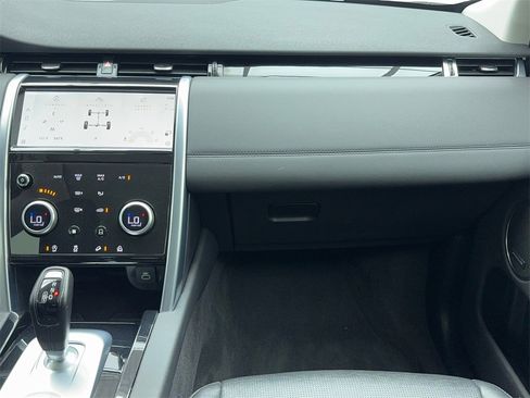 Used 2022 Land Rover Discovery Sport SE image 19