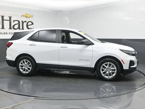 Used 2023 Chevrolet Equinox LS w/ LS Convenience Package FWD image 1