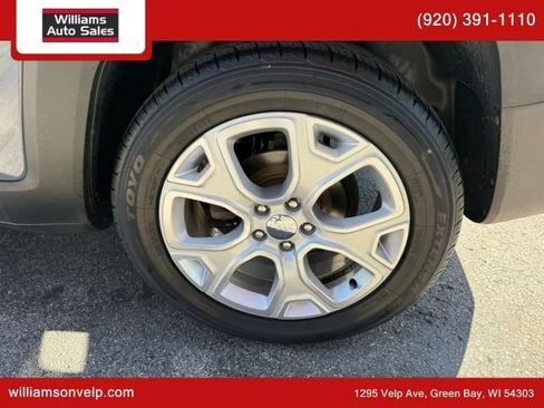 Used 2017 Jeep Renegade Limited FWD image 25