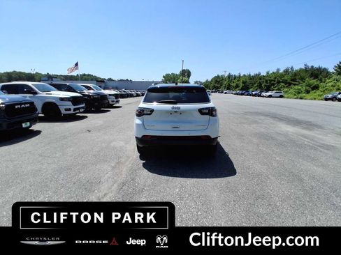 Certified 2025 Jeep Compass Limited w/ Elite Group AWD/4WD image 5