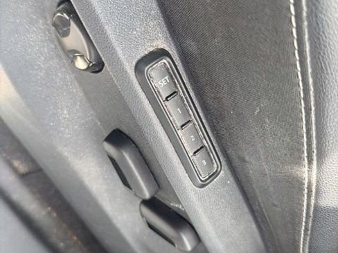 Used 2023 Volkswagen Atlas SEL R-Line AWD/4WD image 18