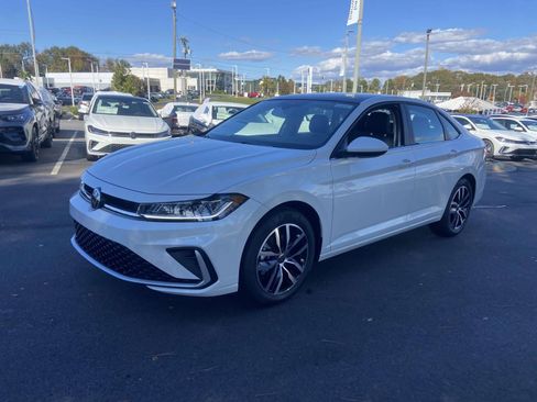 New 2026 Volkswagen Jetta SE image 3