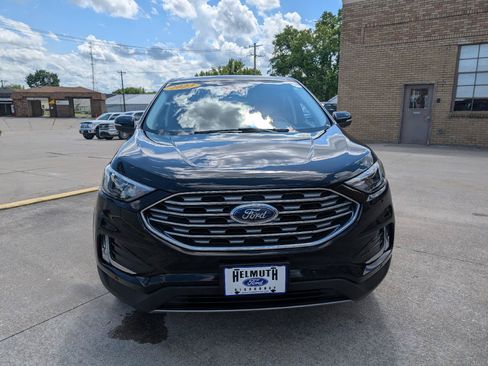Used 2023 Ford Edge Titanium AWD/4WD image 3