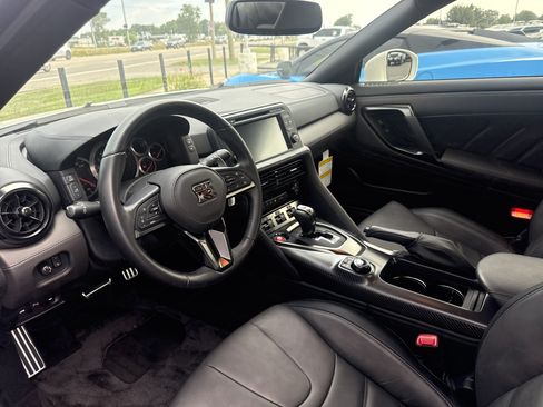 Used 2020 Nissan GT-R Premium AWD/4WD image 6