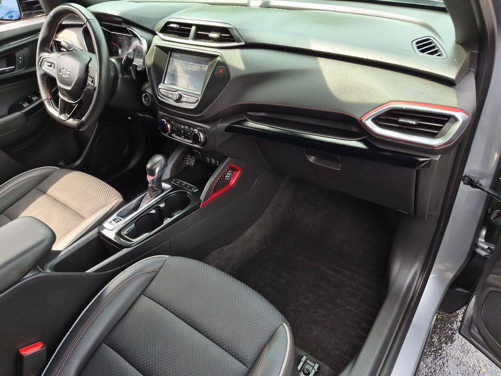 Used 2023 Chevrolet TrailBlazer RS FWD image 33