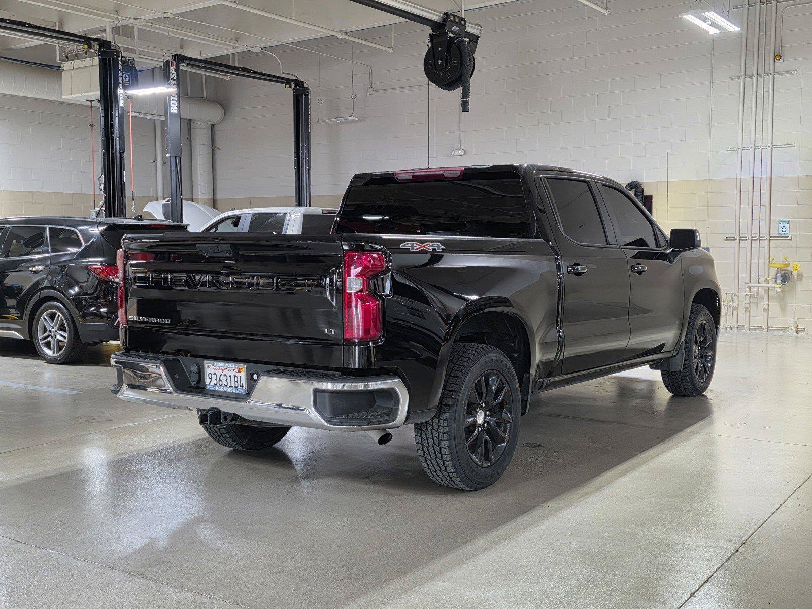 Used 2025 Chevrolet Silverado 1500 LT AWD/4WD image 7
