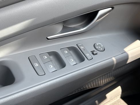 Certified 2026 Hyundai Elantra SE FWD image 16