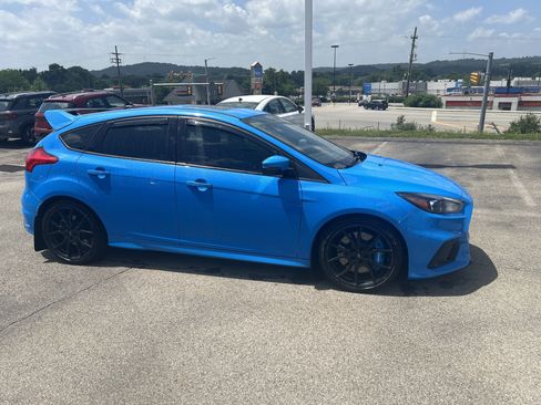 Used 2017 Ford Focus RS AWD/4WD image 5
