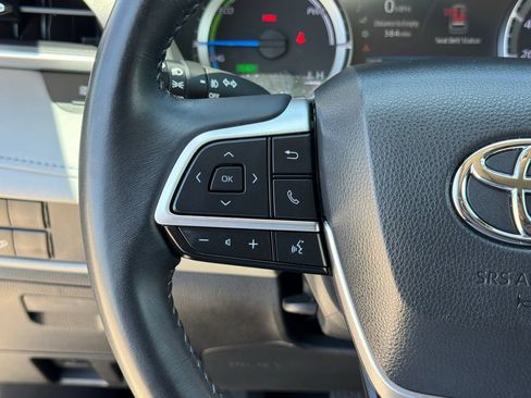 Used 2023 Toyota Highlander XLE AWD/4WD image 27