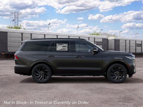 New 2027 Lincoln Navigator Reserve AWD/4WD image 5