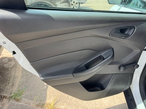 Used 2018 Ford Focus S FWD image 18
