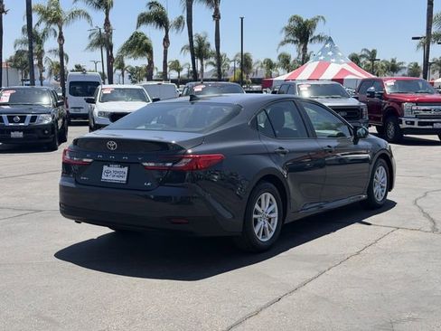 Used 2025 Toyota Camry LE FWD image 5