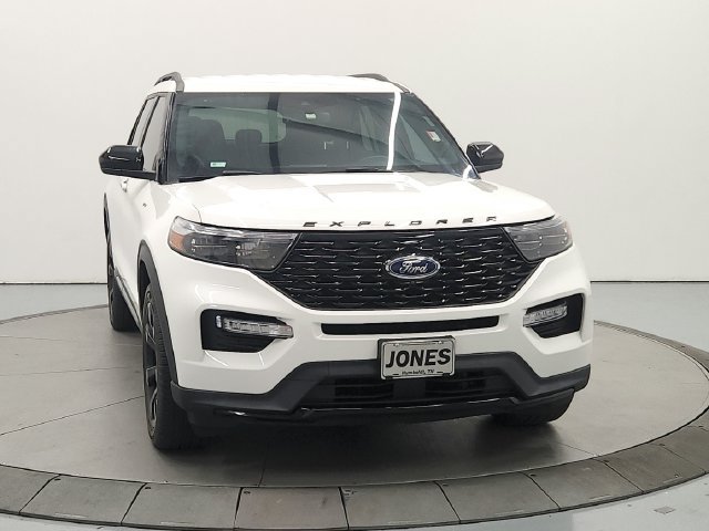 Used 2024 Ford Explorer ST-Line w/ Class IV Trailer Tow Package AWD/4WD image 3