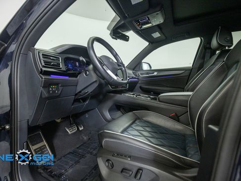 Used 2024 Volkswagen Atlas Cross Sport SEL Premium R-Line AWD/4WD image 10