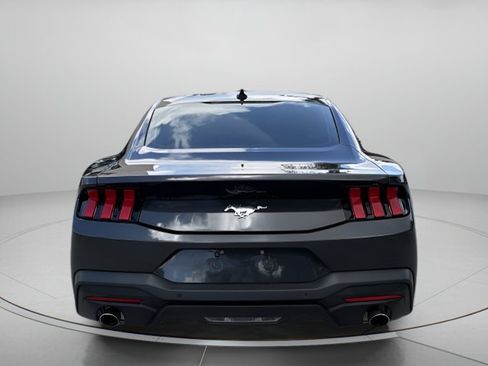 Used 2024 Ford Mustang Coupe RWD image 4