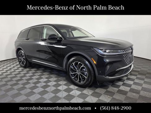 Used 2024 Lincoln Nautilus Premier image 8