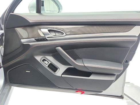 Used 2015 Porsche Panamera GTS image 26