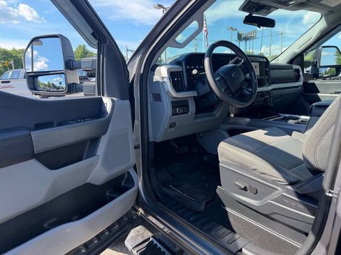 Used 2024 Ford F250 XLT w/ Snow Plow Prep Package AWD/4WD image 18