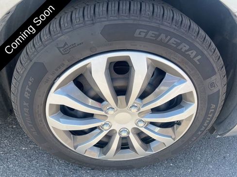 Used 2013 MAZDA MAZDA3 i SV FWD image 26