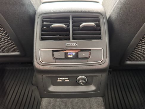 Used 2022 Audi A4 2.0T Premium Plus w/ Premium Plus Package AWD/4WD image 29