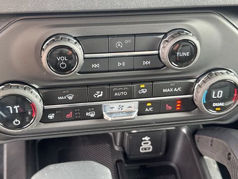 New 2026 Ford Bronco Outer Banks w/ Sasquatch Package AWD/4WD image 19