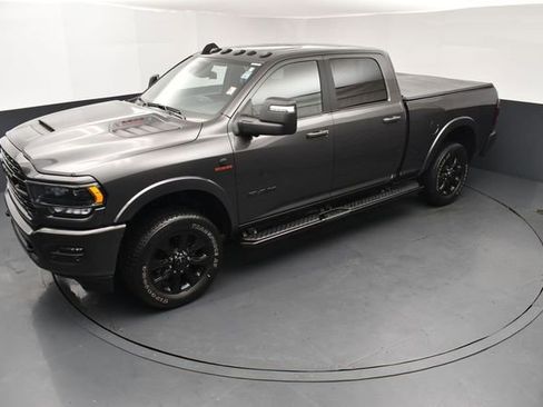 Used 2024 RAM 3500 Limited AWD/4WD image 15