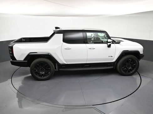 Certified 2025 GMC Hummer EV 2X AWD/4WD image 20