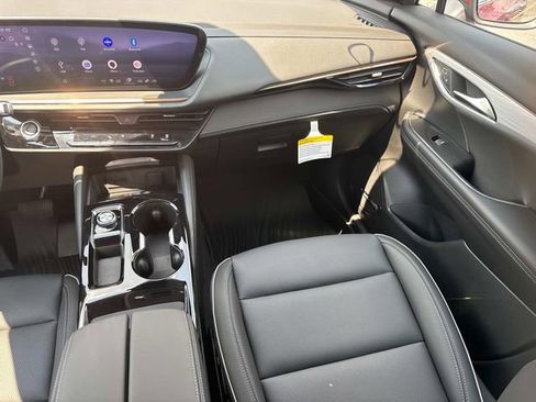 New 2025 Buick Envision Avenir image 18