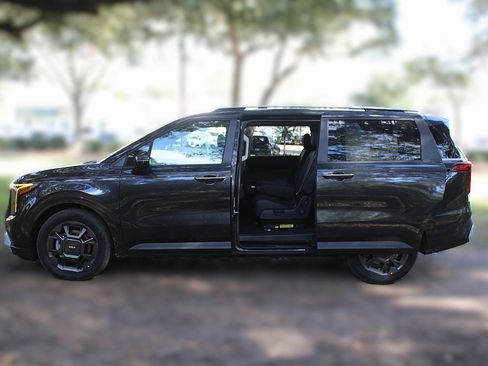 New 2026 Kia Carnival EX image 18