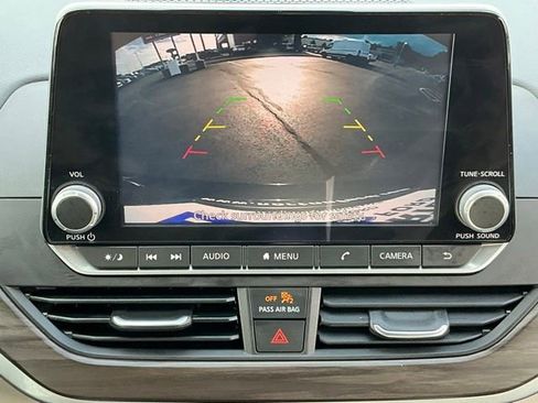 Used 2025 Nissan Altima 2.5 SV FWD image 22