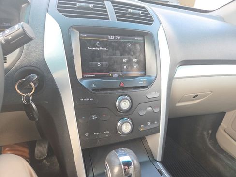Used 2013 Ford Explorer XLT AWD/4WD image 15