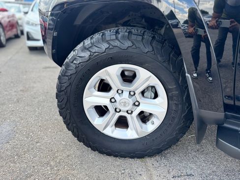 Used 2014 Toyota 4Runner SR5 image 44