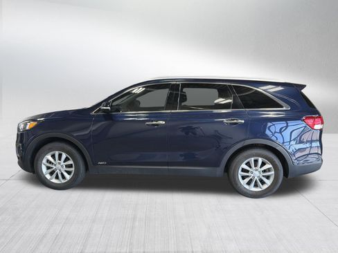 Used 2017 Kia Sorento AWD image 4