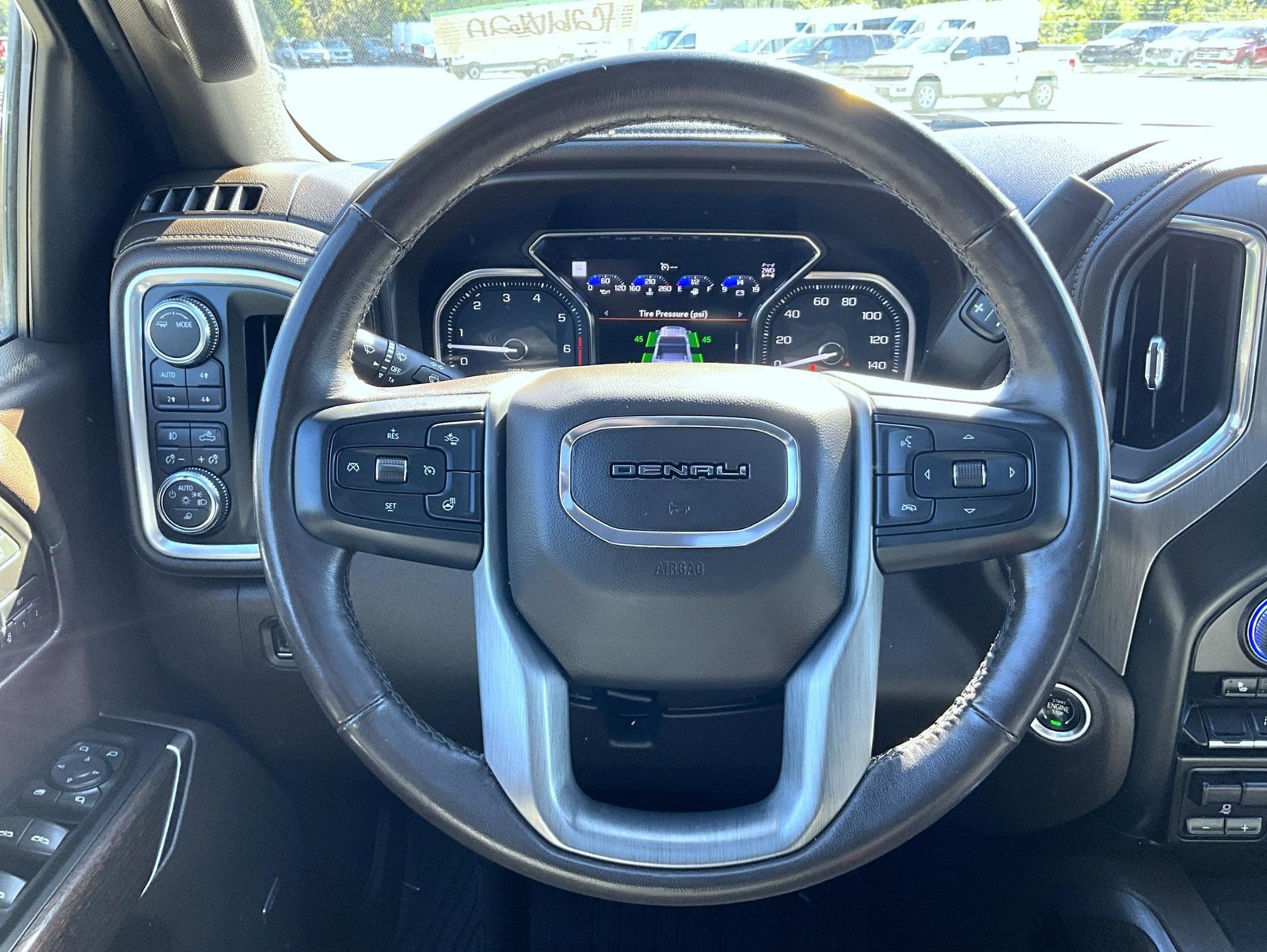 Used 2022 GMC Sierra 1500 Denali w/ Driver Alert Package II AWD/4WD image 16