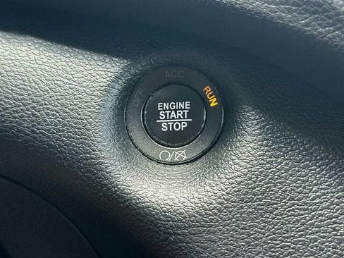 Used 2020 Jeep Cherokee Latitude Plus AWD/4WD image 25
