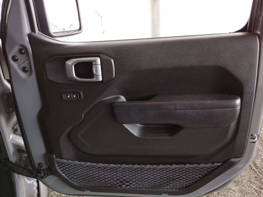Used 2023 Jeep Wrangler Unlimited AWD/4WD image 11