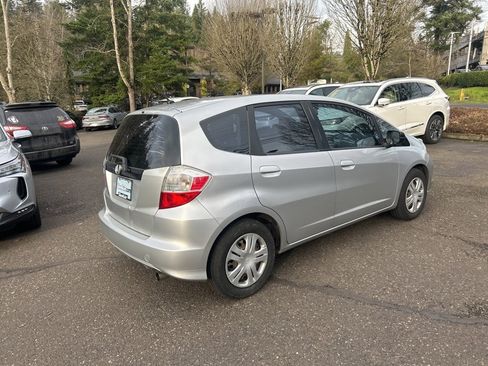 Used 2011 Honda Fit image 4