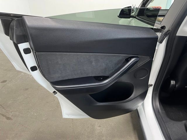 Used 2020 Tesla Model Y Long Range AWD/4WD image 20