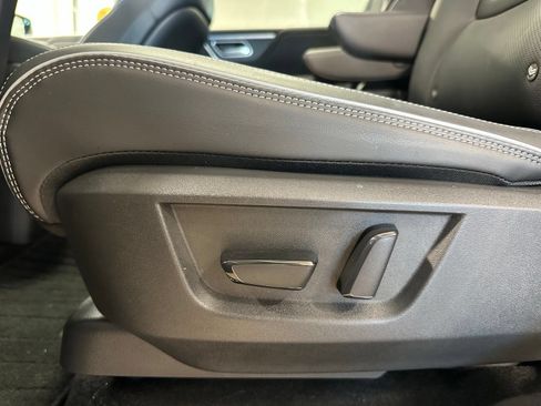 Used 2025 INFINITI QX80 Sensory AWD/4WD image 26