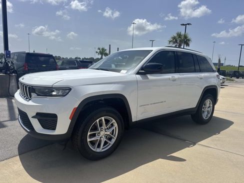 New 2026 Jeep Grand Cherokee Laredo X RWD image 3