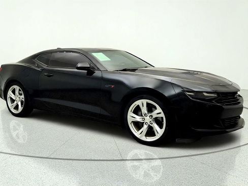Used 2020 Chevrolet Camaro LT RWD image 3