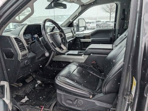 Used 2019 Ford F250 Lariat w/ Lariat Ultimate Package image 2