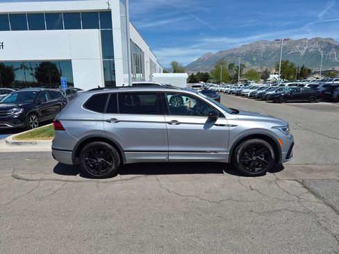 Used 2024 Volkswagen Tiguan SE R-Line AWD/4WD image 2
