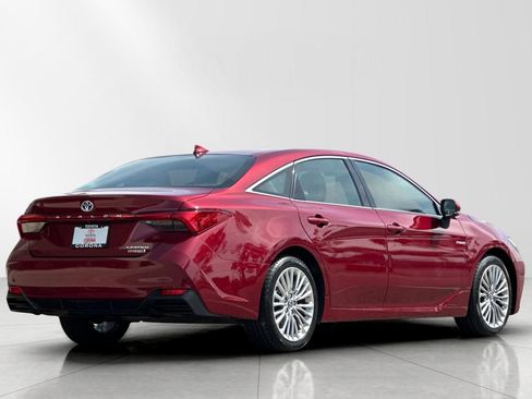Used 2019 Toyota Avalon Limited w/ Advanced Safety Package image 3