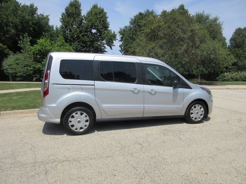 Used 2022 Ford Transit Connect XLT FWD image 9