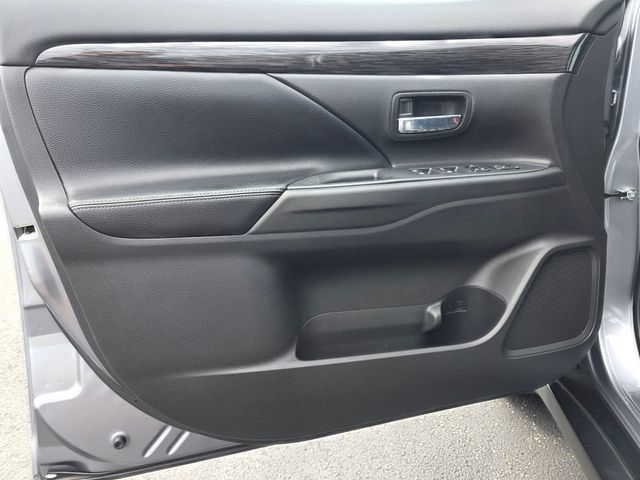 Used 2016 Mitsubishi Outlander GT AWD/4WD image 19